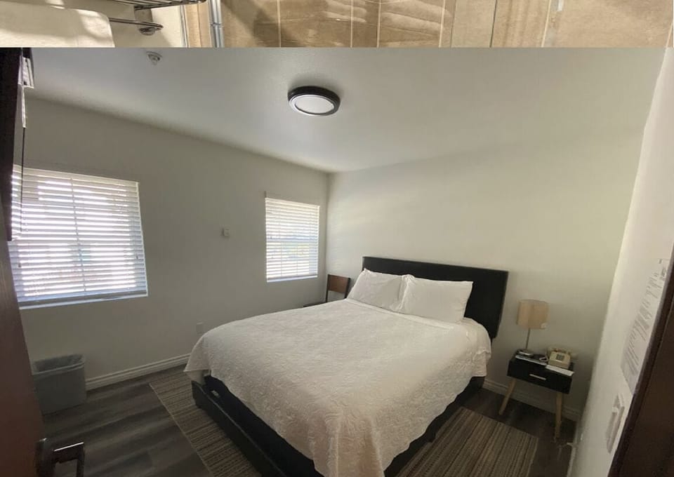 Basic Single Room | Iron/ironing board, free WiFi, bed sheets