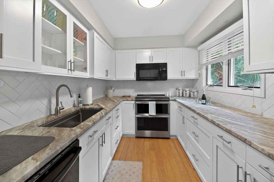 Kitchen - Fully Equipped Kitchen Area