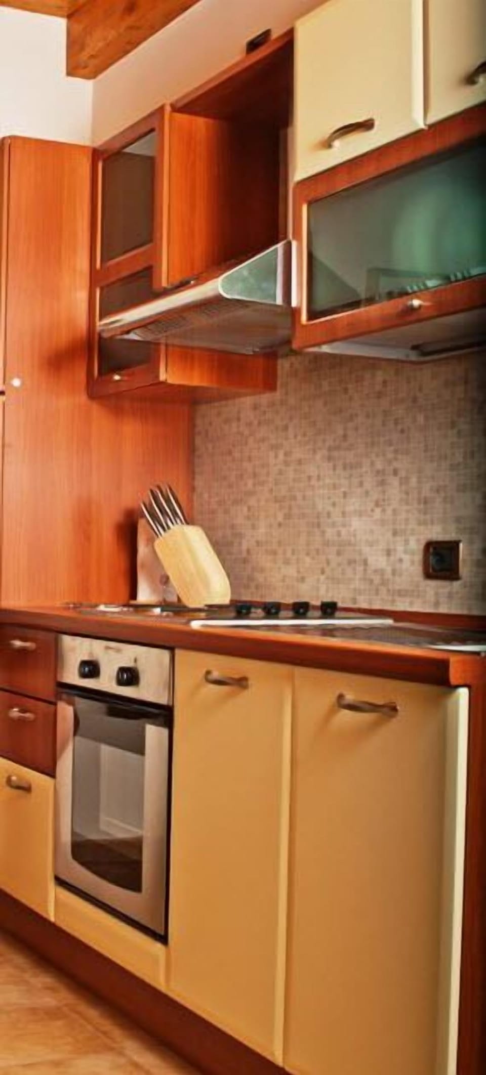 Family Apartment | Private kitchen | Full-size fridge, oven, stovetop, coffee/tea maker