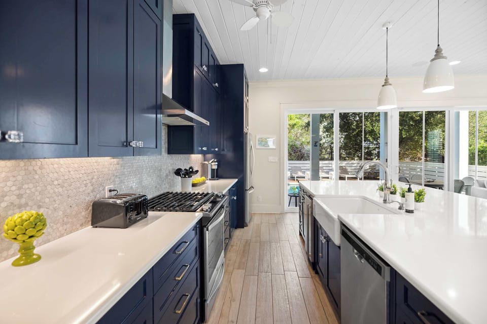 Kitchen: New appliances, keuring, Bar seating for 4  and open space concept