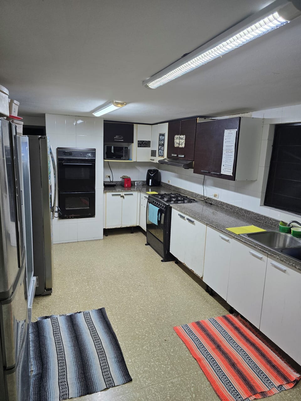Comfort Room | Private kitchen | Shared fridge, shared microwave