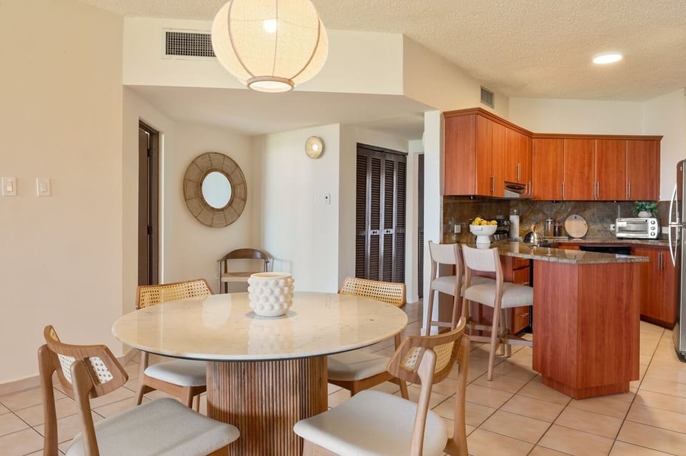 Apartment, Balcony | Living area | 32-inch flat-screen TV with digital channels
