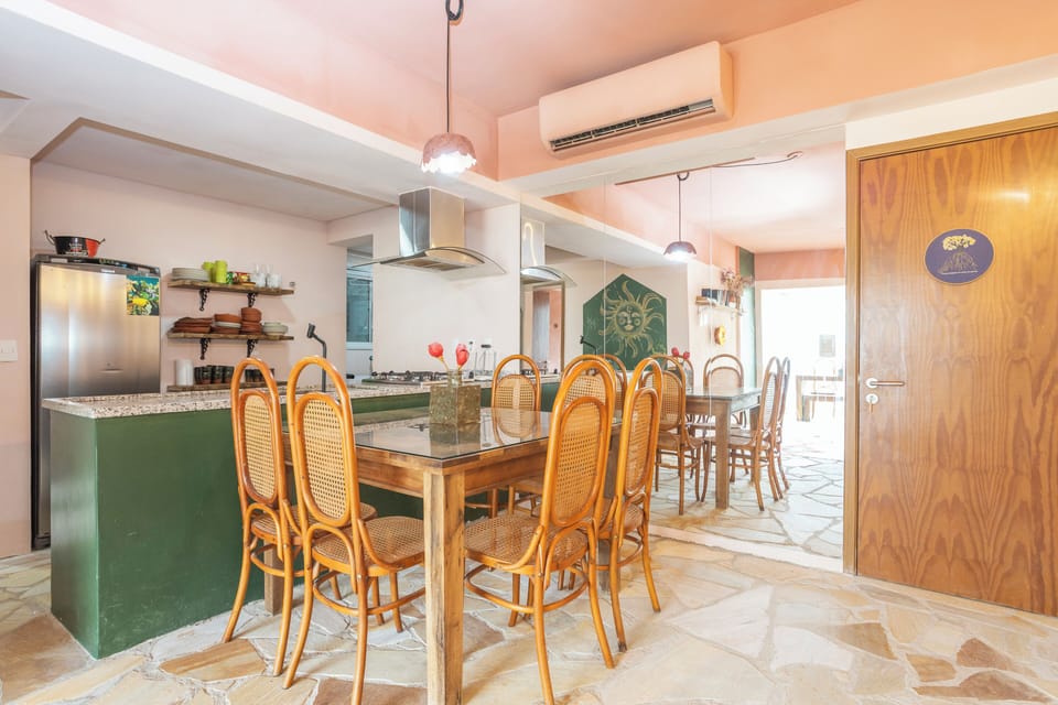 Superior Apartment, Courtyard View | Dining