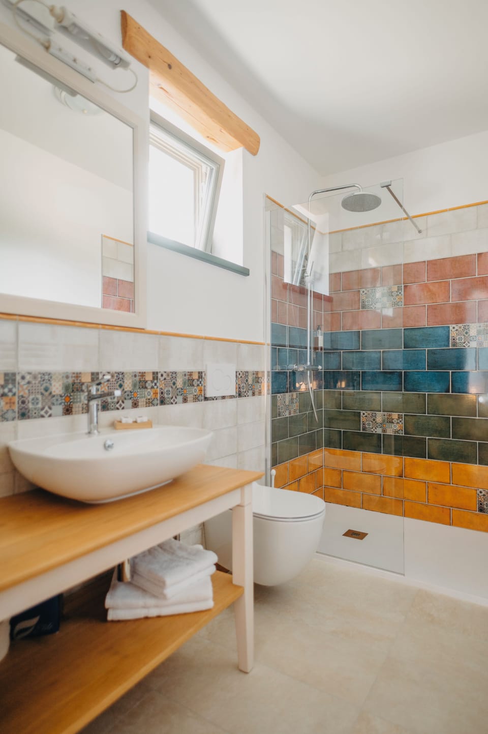Standard Double Room | Bathroom | Shower, free toiletries, hair dryer, slippers