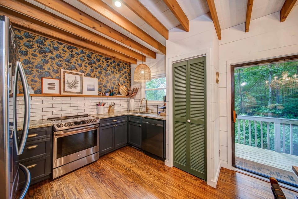 Guests are sure to love the fabulous décor and amenities of the open kitchen