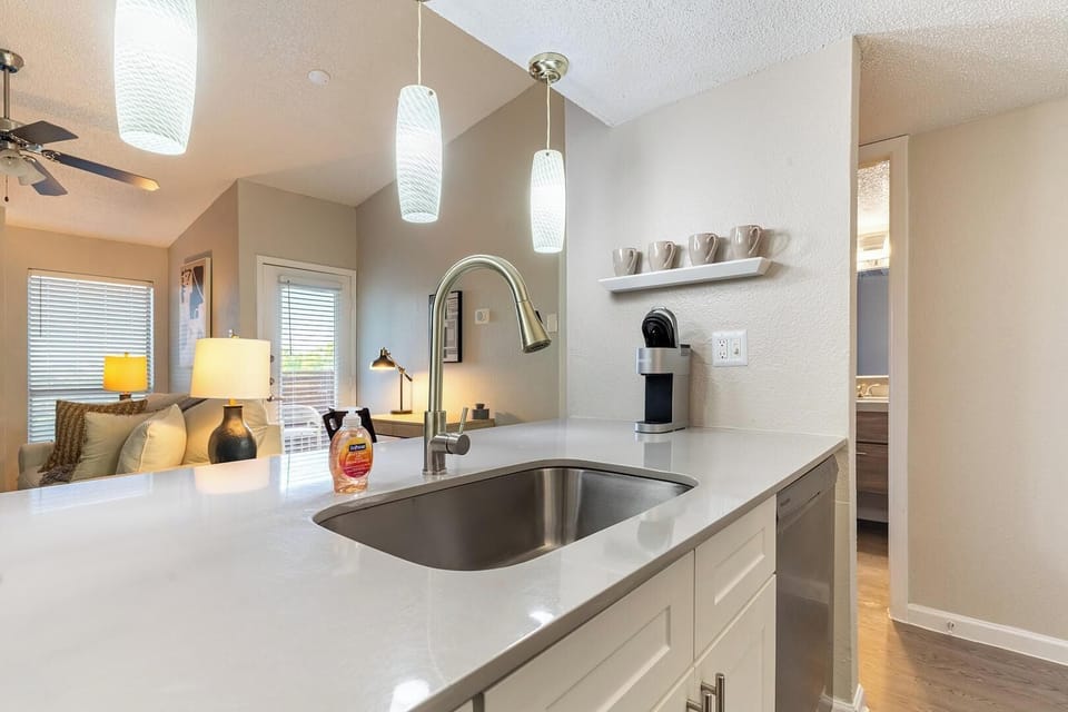Apartment (1 Bedroom) | Private kitchen | Fridge, microwave, oven, stovetop