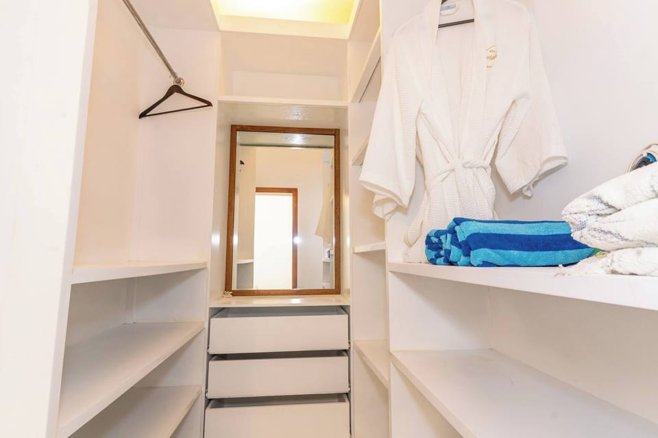 Villa, 4 Bedrooms, Smoking, Private Pool | Interior