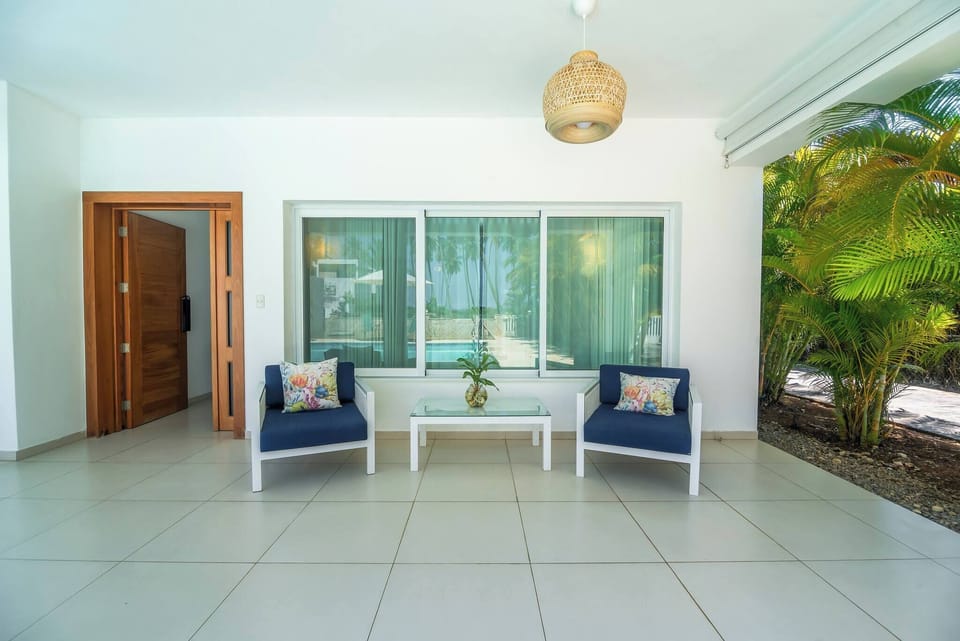 Villa, 4 Bedrooms, Smoking, Private Pool | Living room