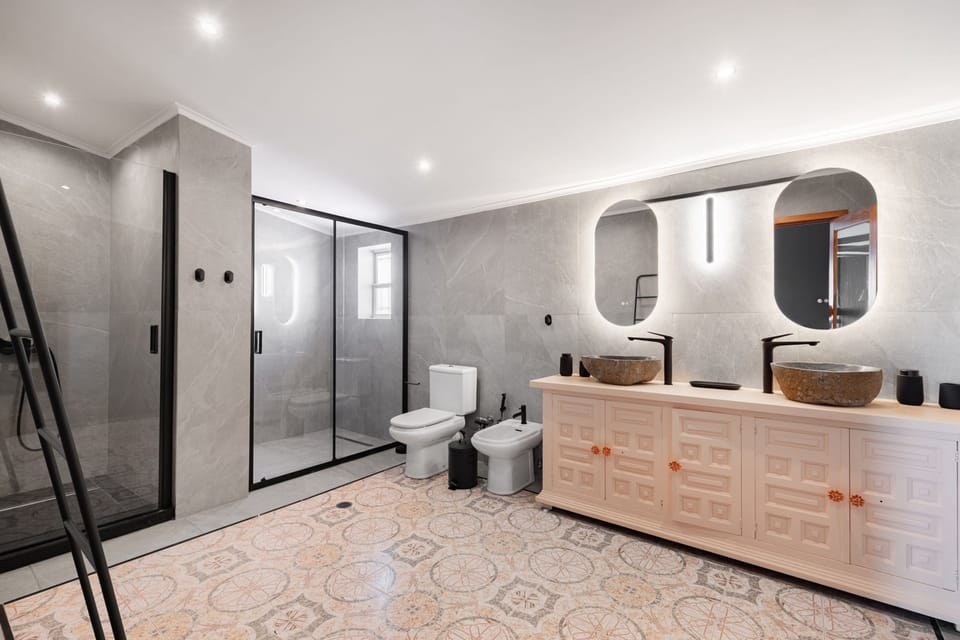 Scarlet O in Thimari Villa in Decentralized Administration of Attica