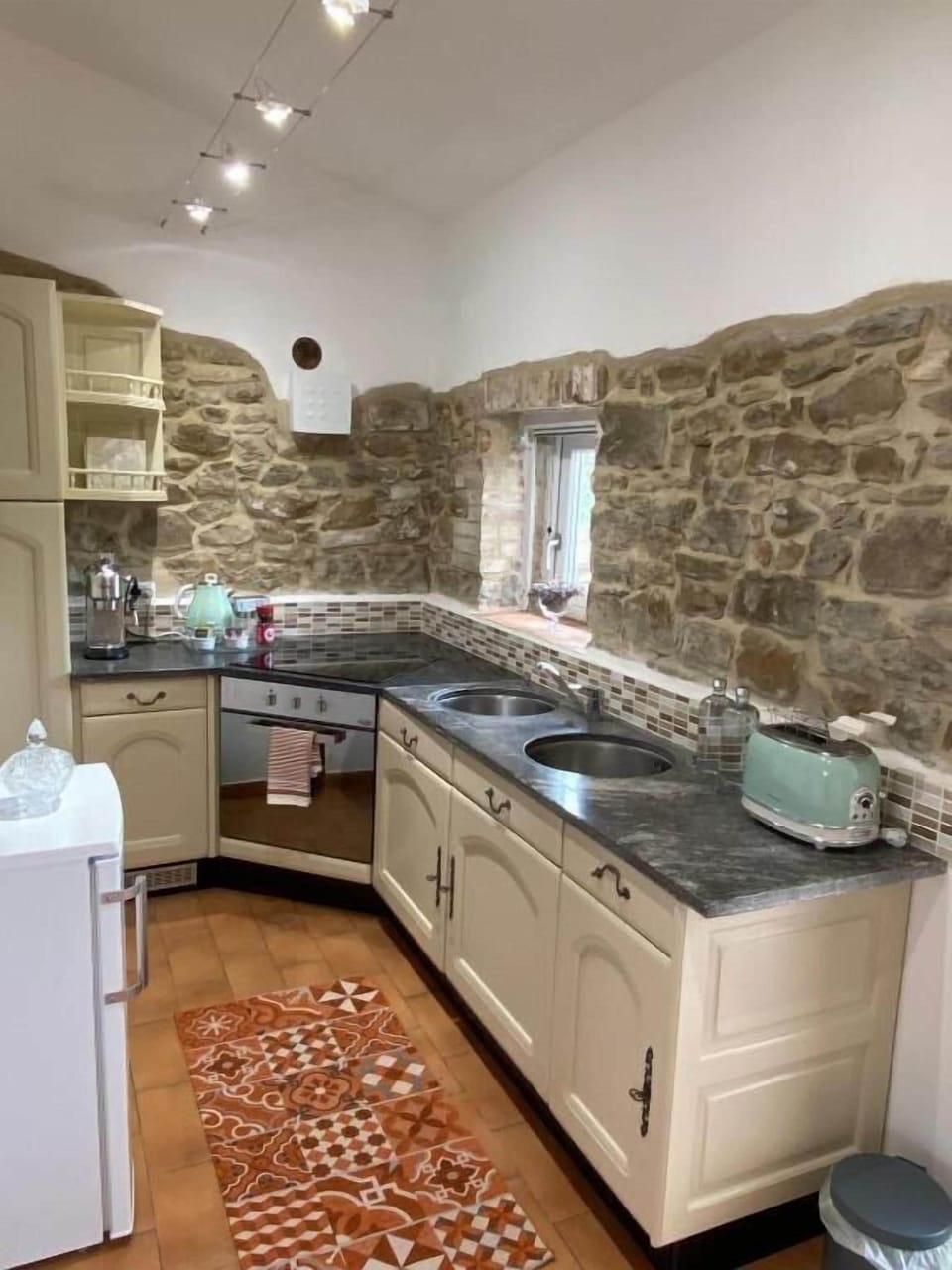 Luxury Cottage, Garden View | Private kitchen