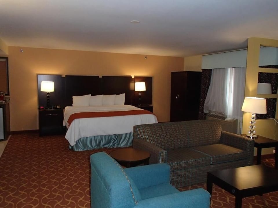 Blackout drapes, iron/ironing board, free WiFi, wheelchair access