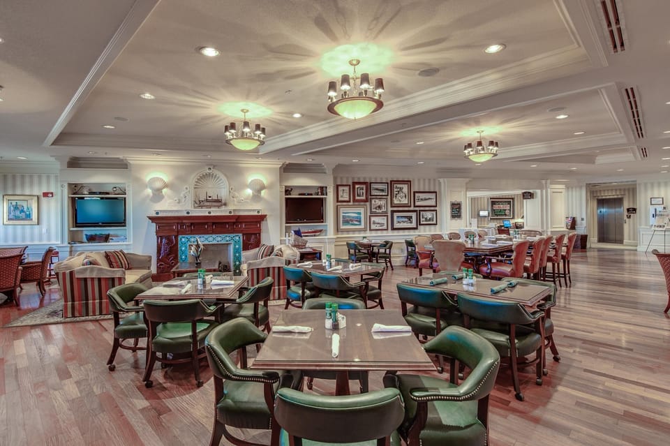 Condo, Multiple Beds (Emerald Grande E810) | Dining