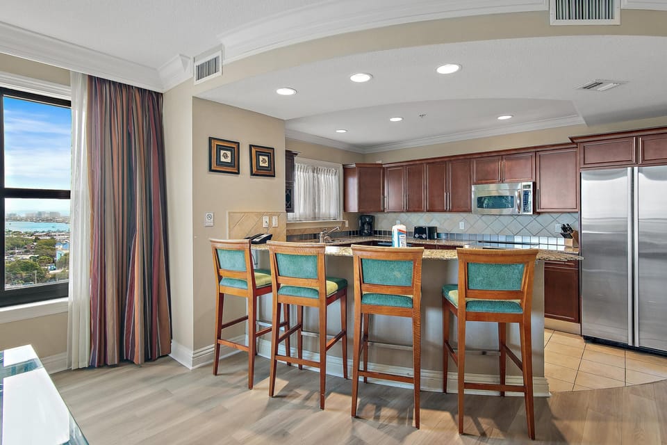 Condo, Multiple Beds (Emerald Grande E810) | Private kitchen | Oven, toaster