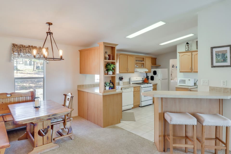 Dining Area | Dishware & Flatware