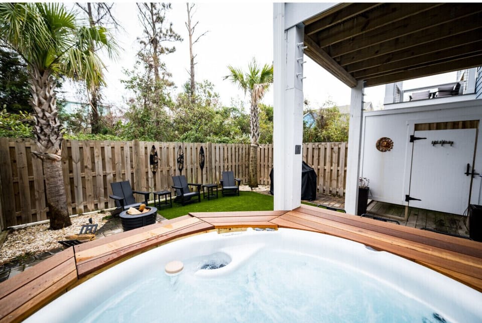 Private hot tub with privacy enclosure!
