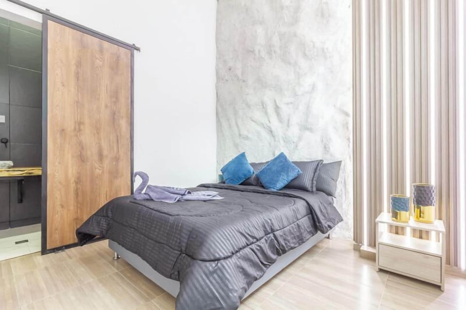 Apartment | In-room safe, iron/ironing board, free WiFi