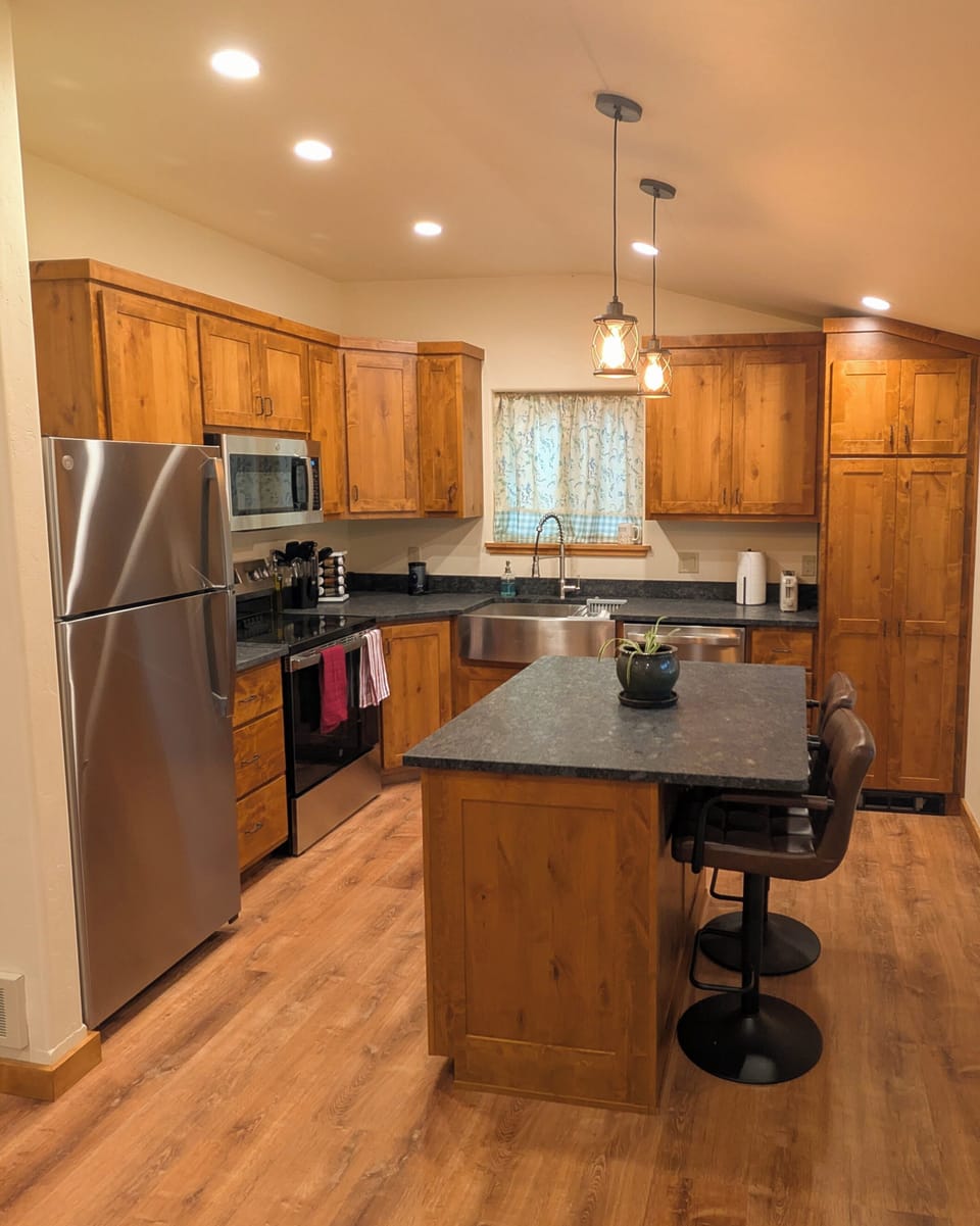 Full kitchen