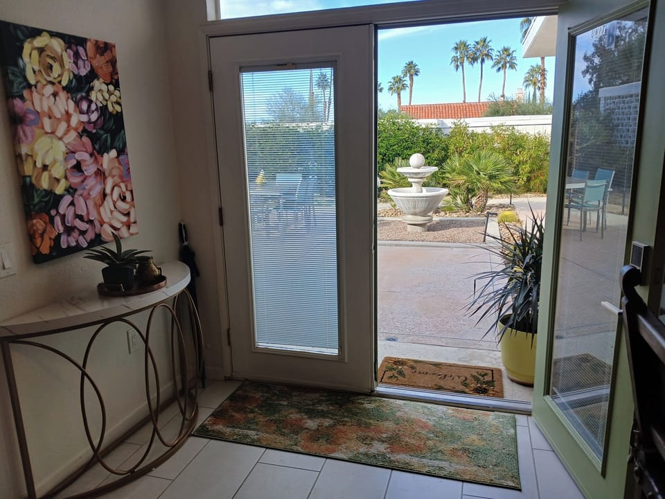 Front Door/Entryway