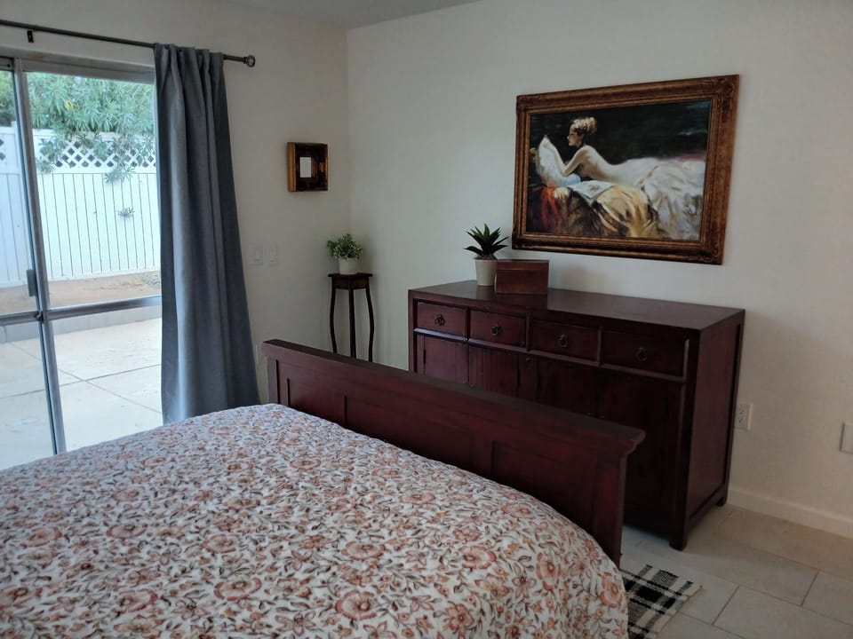 Secondary bedroom