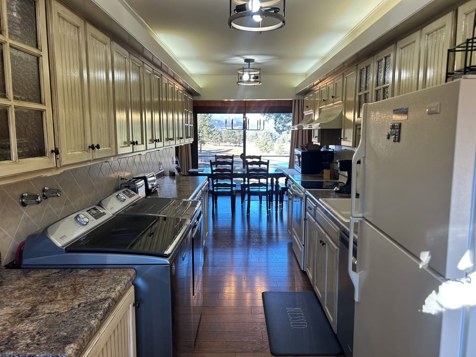 Full kitchen.  Washer and dryer are in the kitchen