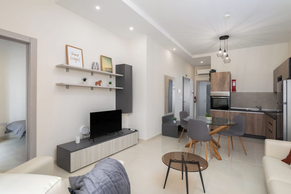 Apartment, City View | Interior