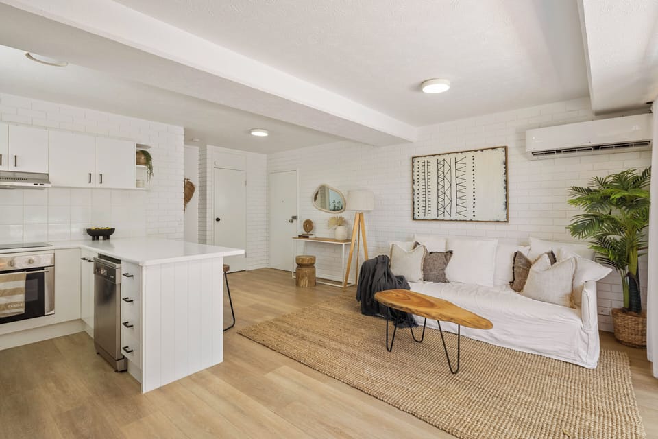 Apartment, 1 Bedroom, Courtyard Area | Interior