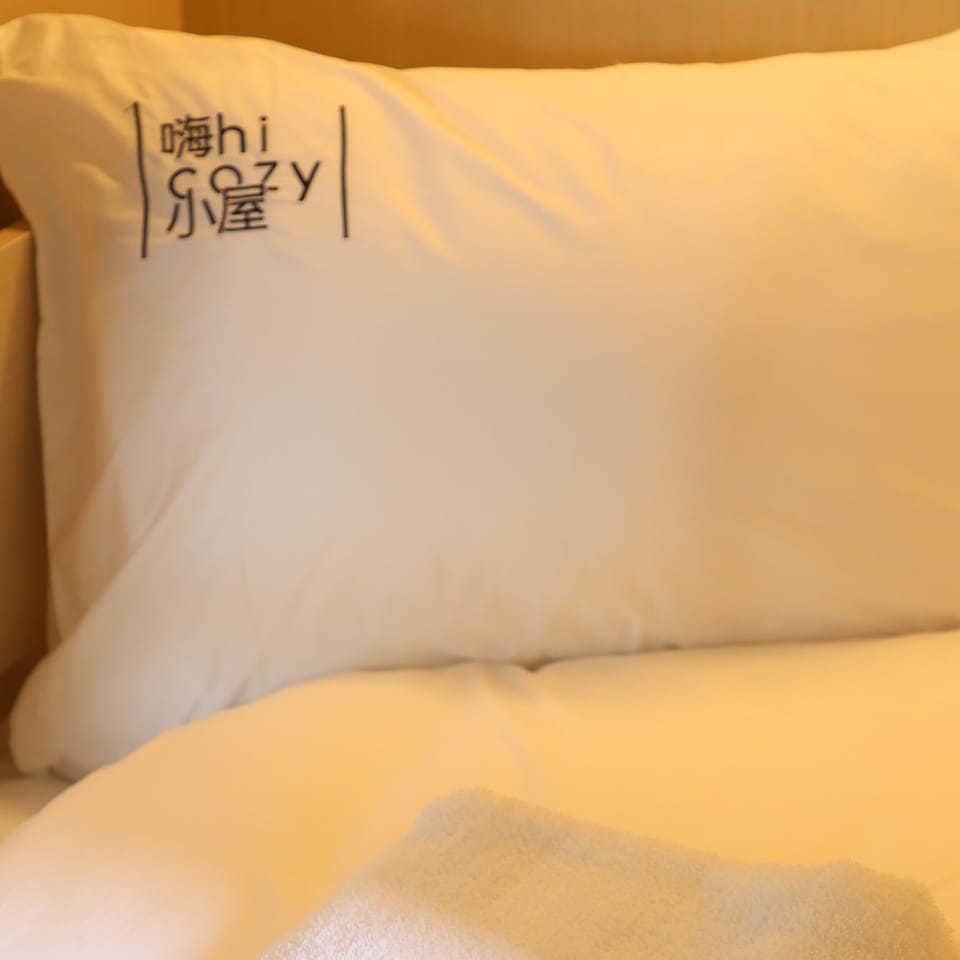 Memory foam beds, free minibar items, laptop workspace, blackout drapes