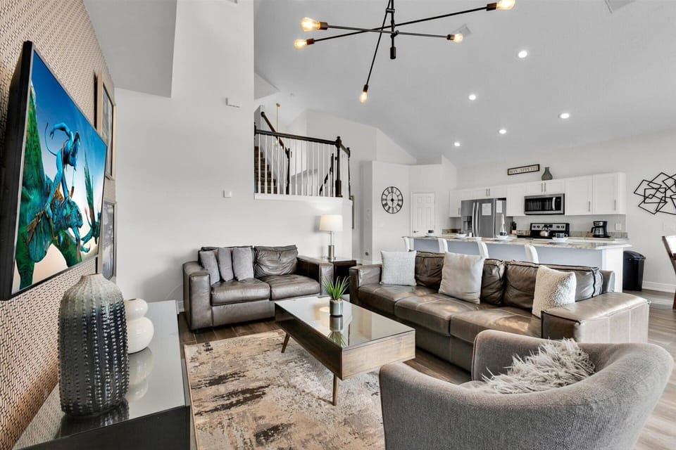 House (6 Bedrooms) | Interior
