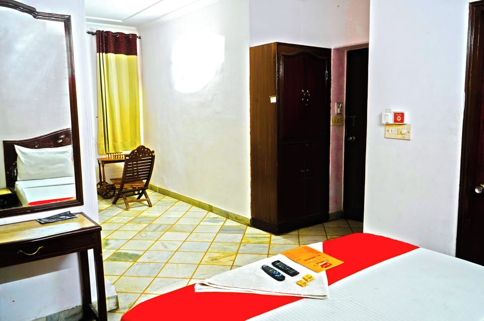 Deluxe Double Room, Balcony | Desk, free WiFi, bed sheets
