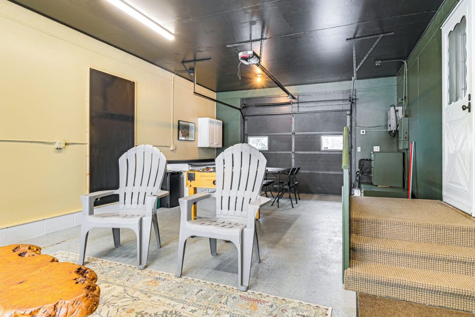 Garage | Game Room | Foosball Table | Fireplace