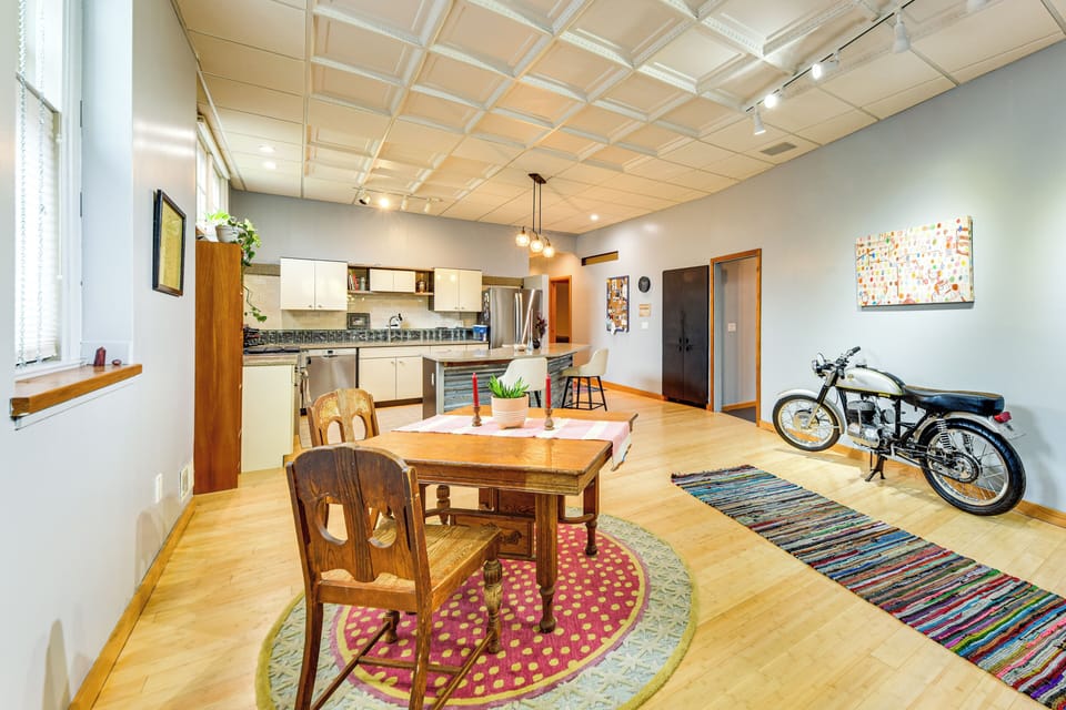 Dining Table | Breakfast Bar | Kitchen