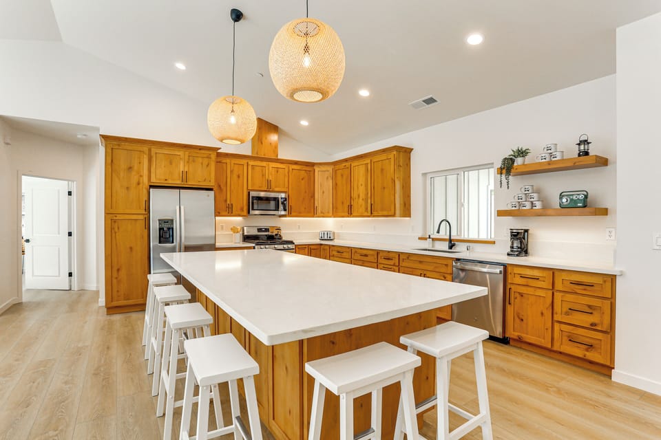 Kitchen | Free WiFi | Central Air Conditioning/Heat