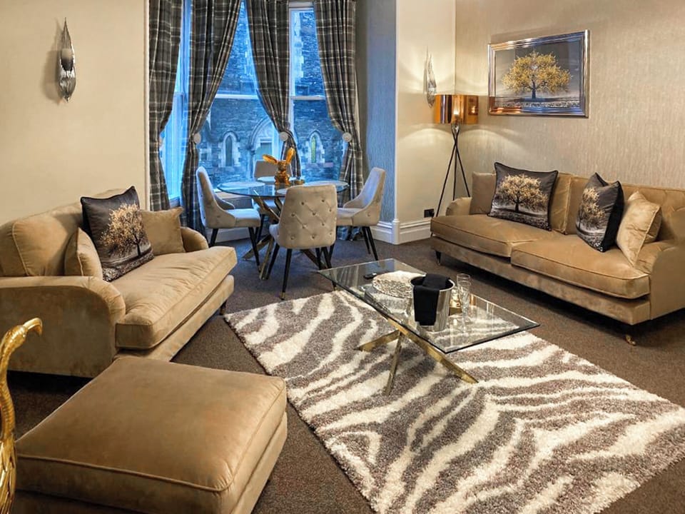 Living room/dining room | Merewyke Abode - Merewyke Court, Bowness-on-Windermere