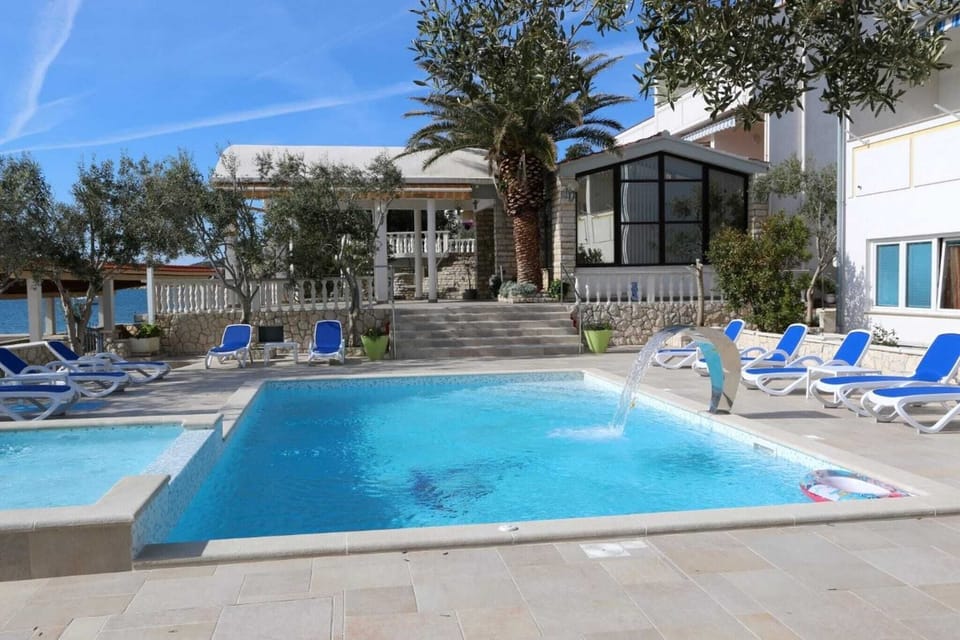 Holiday Home Swimming Pool