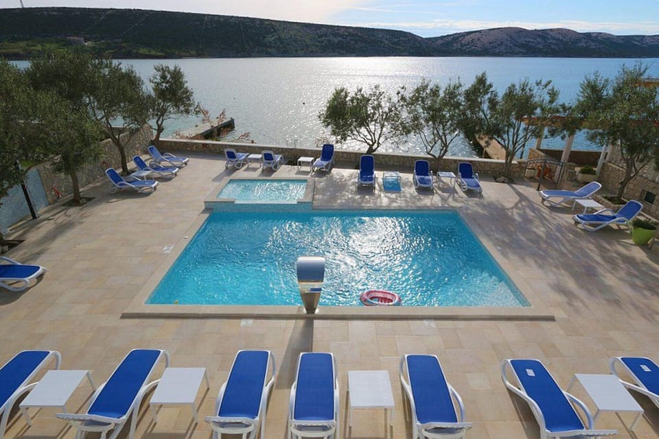 Holiday Home Swimming Pool