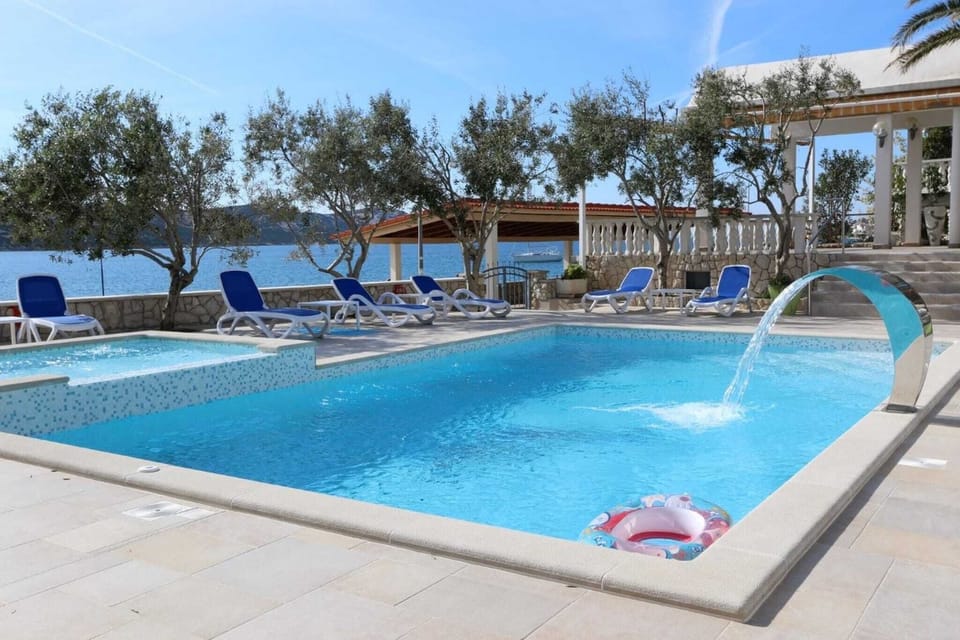 Holiday Home Swimming Pool