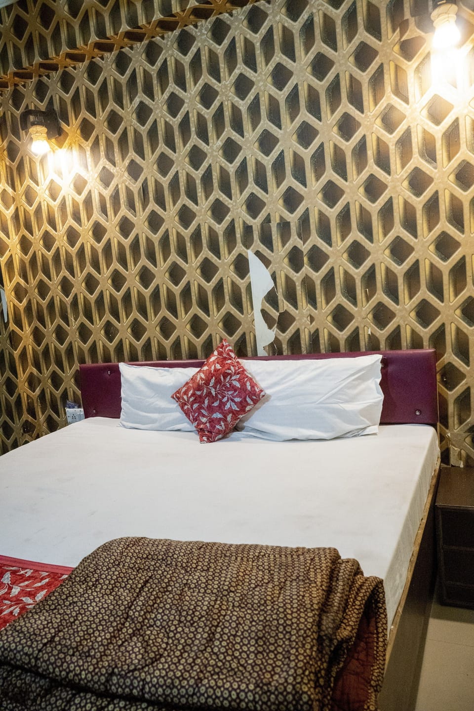 Classic Double Room | In-room safe, desk, free WiFi