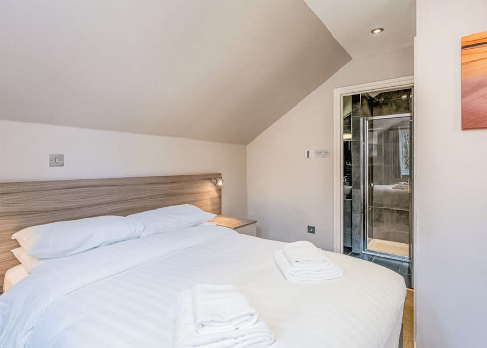 Bedroom, Bed, House