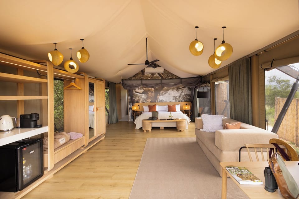 Luxury Suite, Private Pool, Park View | Premium bedding, minibar (free items), in-room safe, desk
