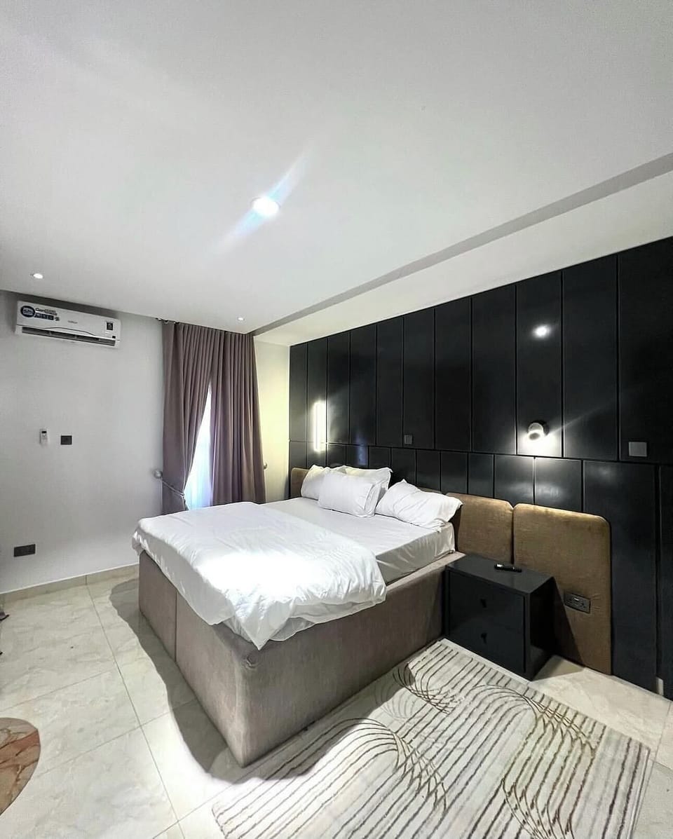 Economy Room, Balcony, City View | Desk, laptop workspace, blackout drapes, soundproofing