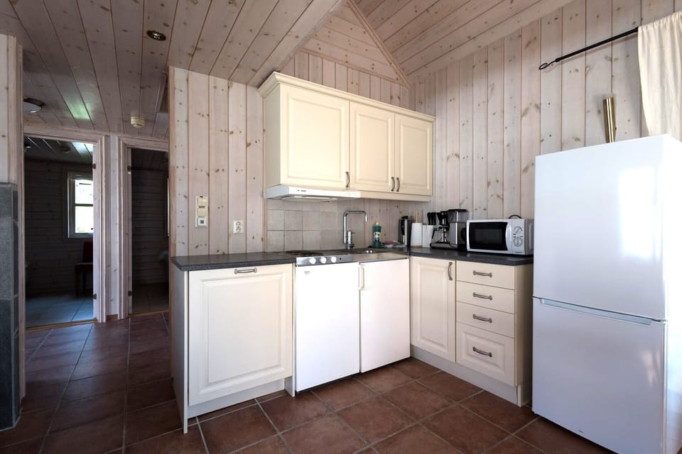 Traditional Bungalow, Balcony, Sea View | Private kitchen | Stovetop, cookware/dishes/utensils