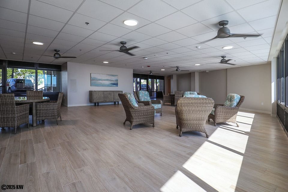 Social Room at Carlos Pointe