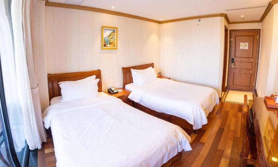 --Double Room with Balcony