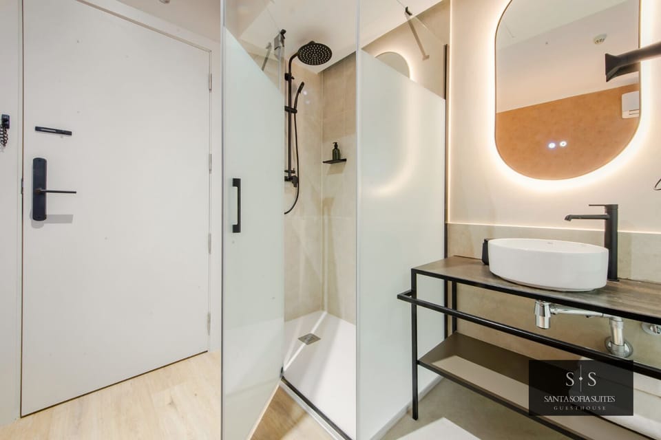 Superior Double Room, Balcony, Courtyard View | Bathroom | Shower, hair dryer, towels, soap