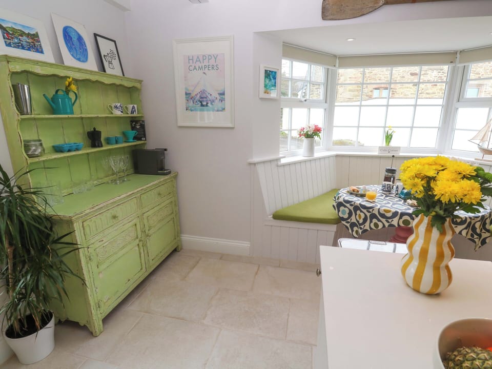 Cottage | Dining