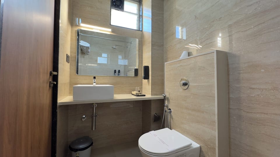 Deluxe Double Room | Bathroom