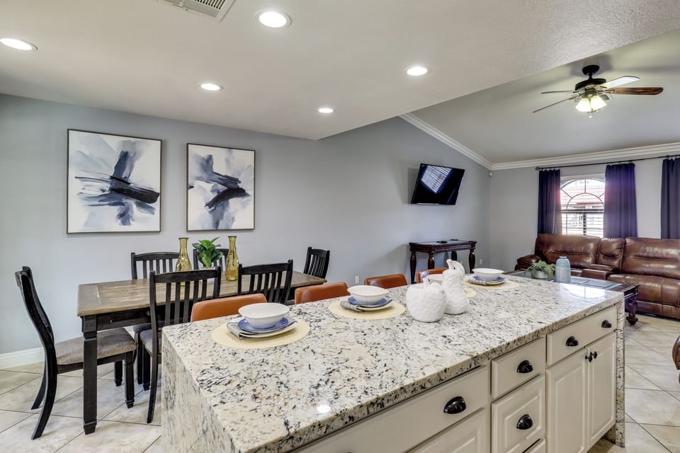 House (3 Bedrooms) | Interior