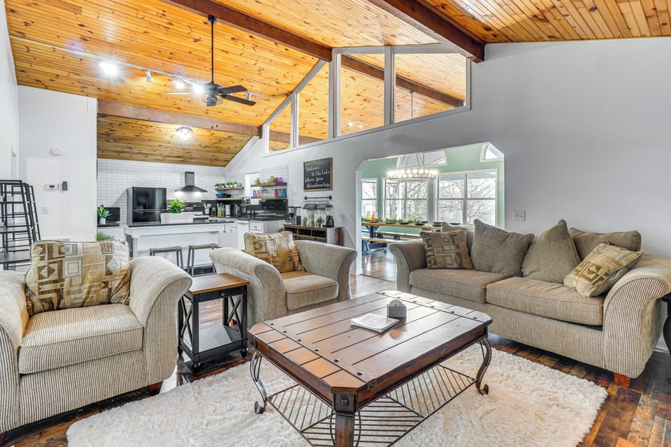 House (3 Bedrooms) | Interior