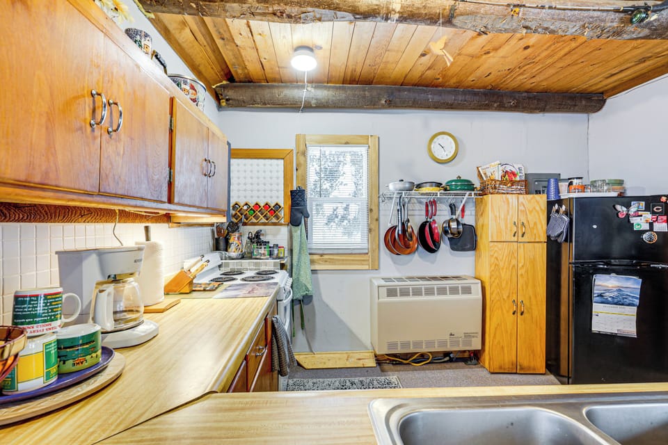 House (2 Bedrooms) | Interior