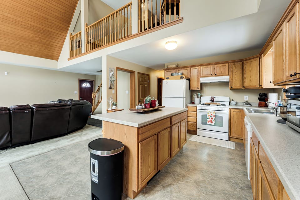 House (3 Bedrooms) | Interior